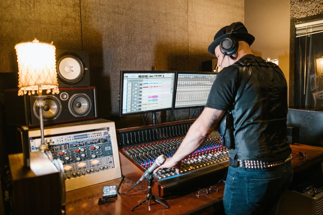 How to EQ Guitar, Keys, Synths, and Leads When Mixing